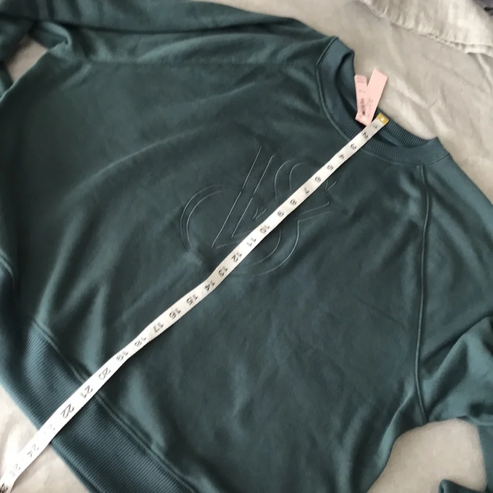 Brand new VS sweater - Picture 5 of 5